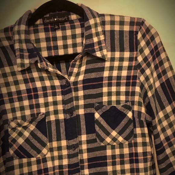 🎁✈️😊Two, Women’s Flannel, Button Front Shirt - Picture 8 of 13
